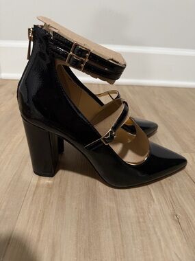 Jessica Simpson Black Patent Mary Jane Pointed Block Heels